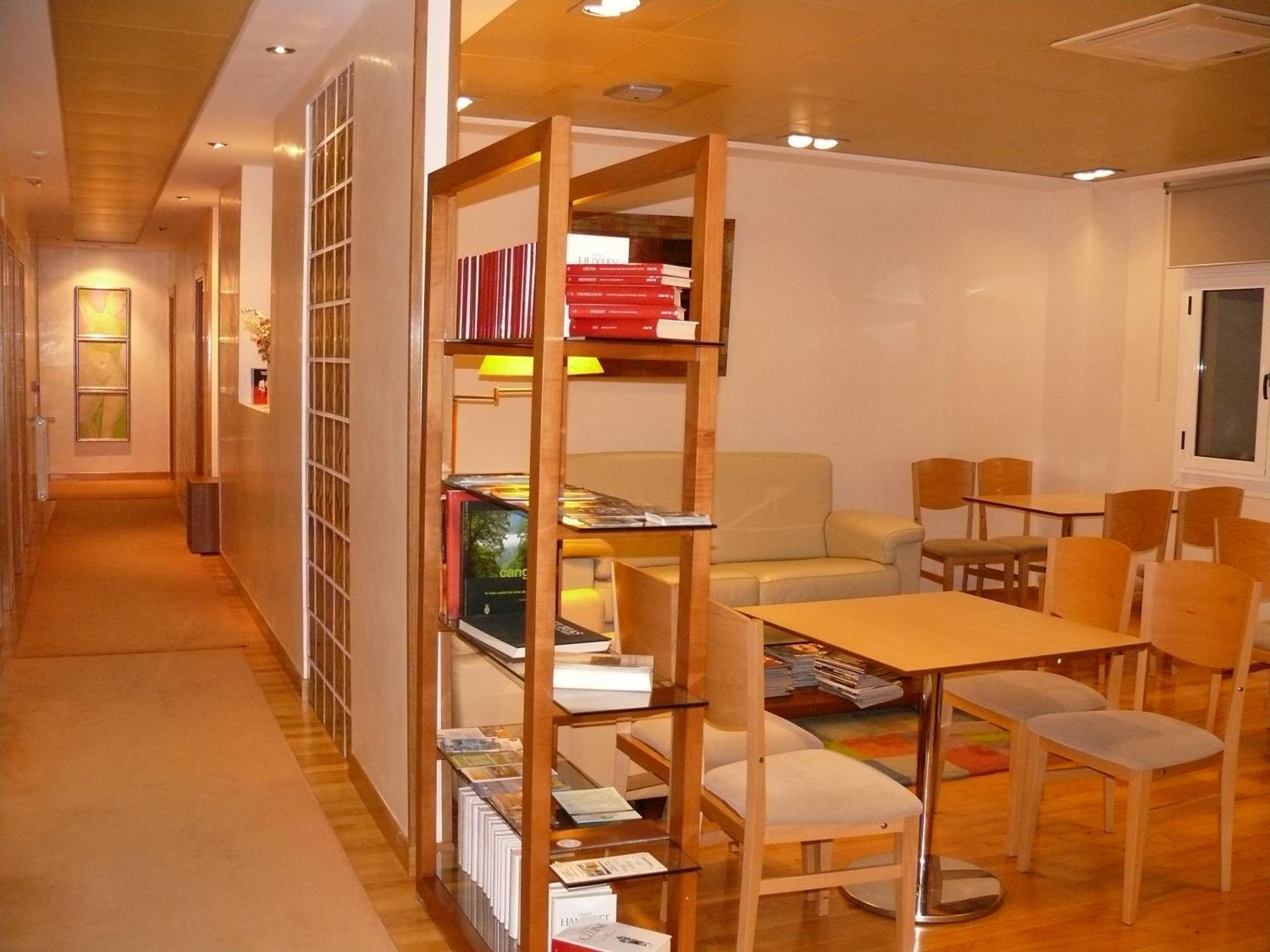 Hotel Nochendi Onís Екстериор снимка