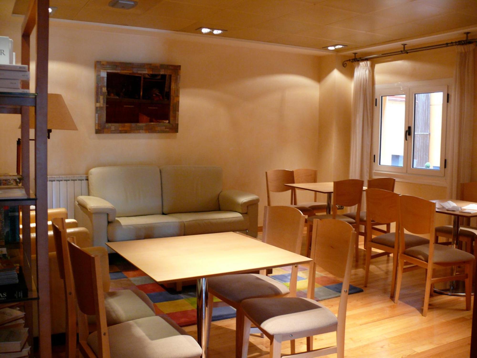 Hotel Nochendi Onís Екстериор снимка