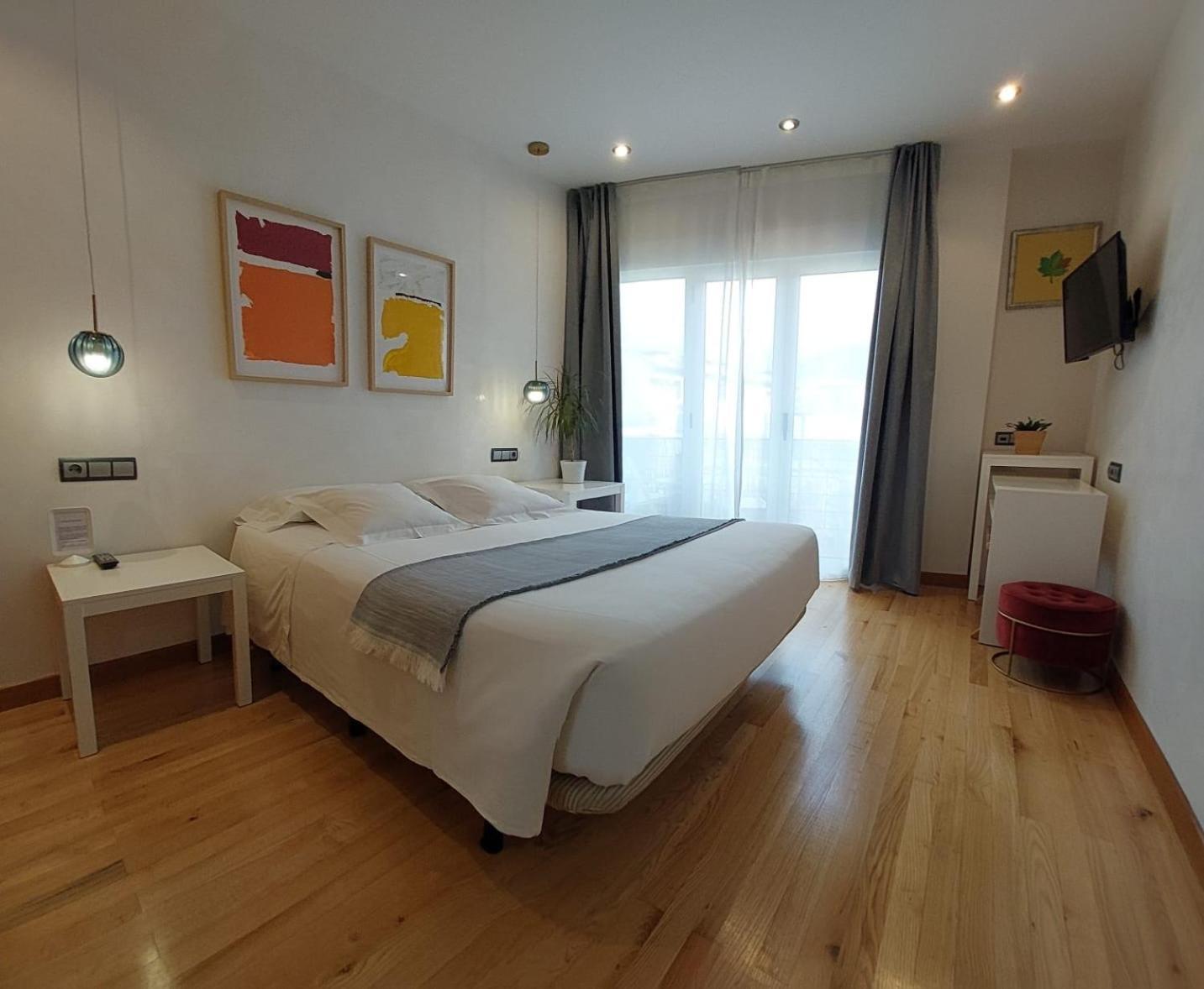 Hotel Nochendi Onís Екстериор снимка
