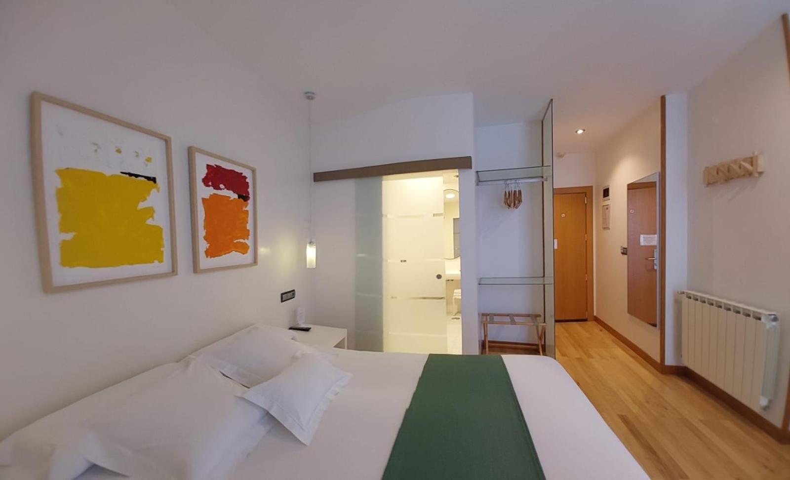 Hotel Nochendi Onís Екстериор снимка