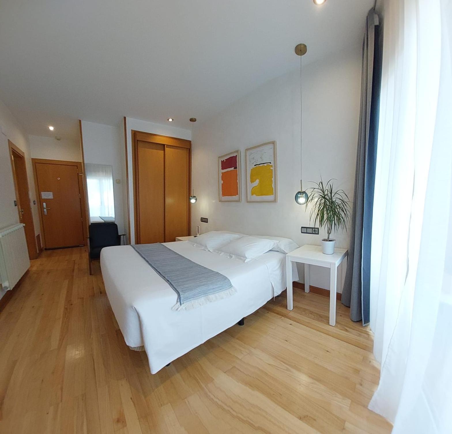 Hotel Nochendi Onís Екстериор снимка