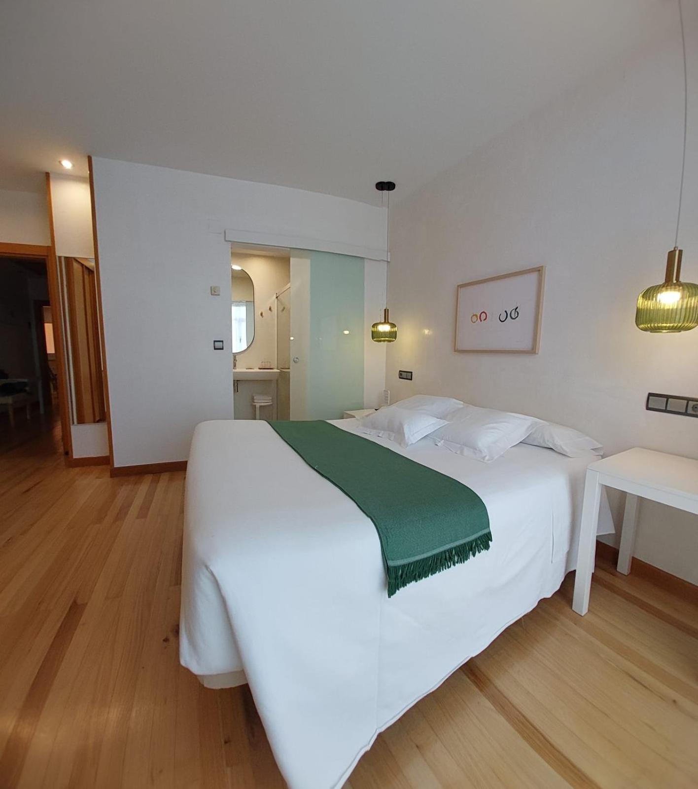 Hotel Nochendi Onís Екстериор снимка