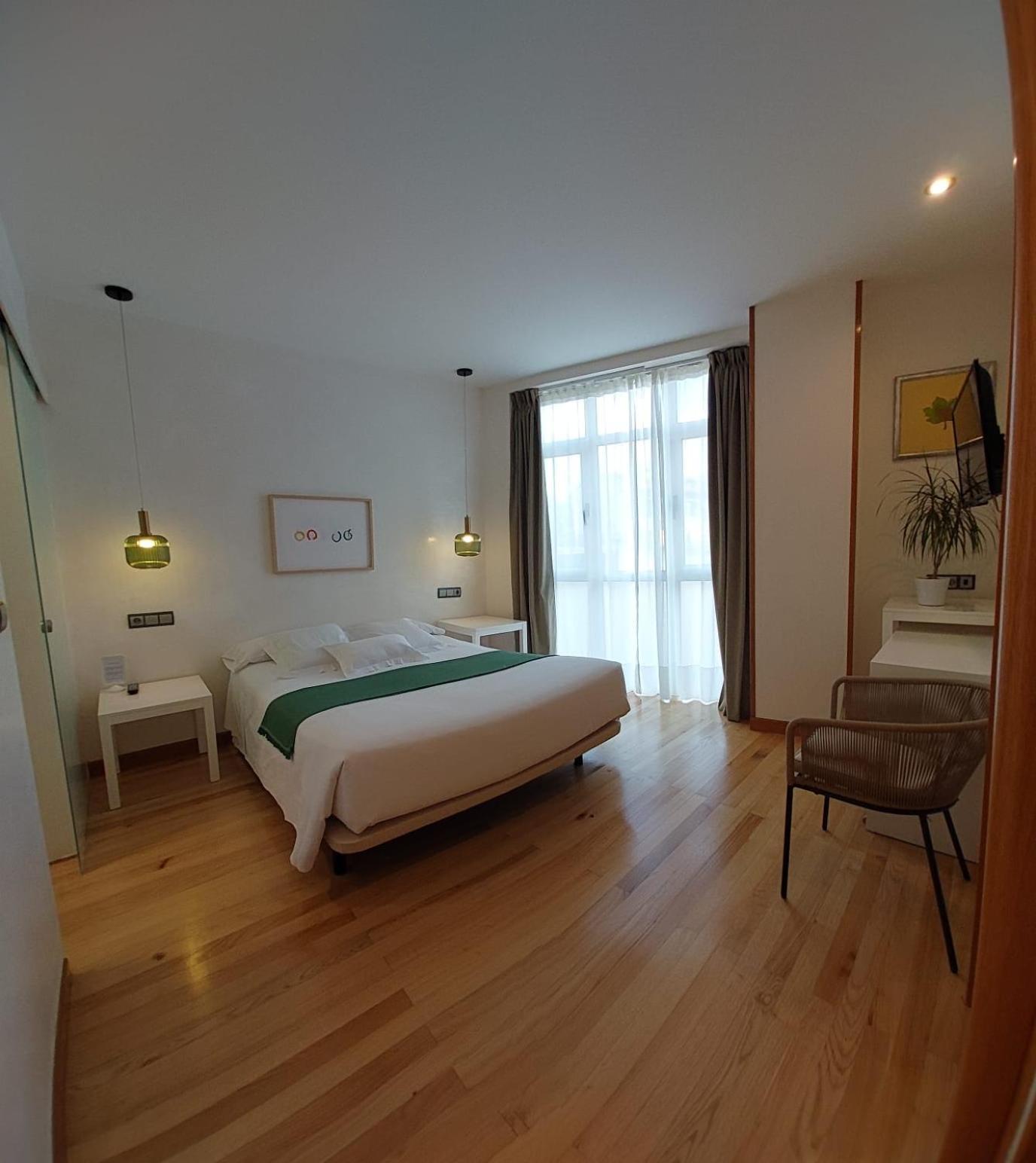Hotel Nochendi Onís Екстериор снимка