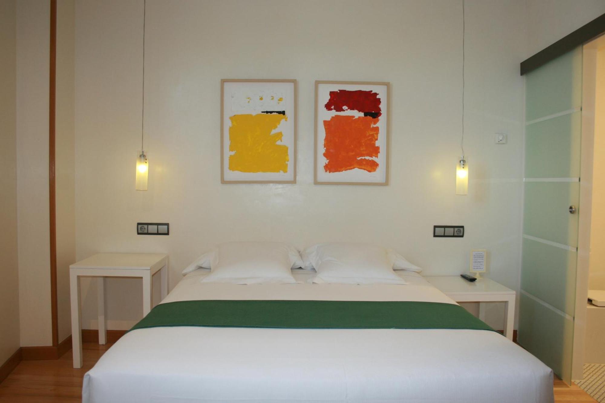 Hotel Nochendi Onís Екстериор снимка