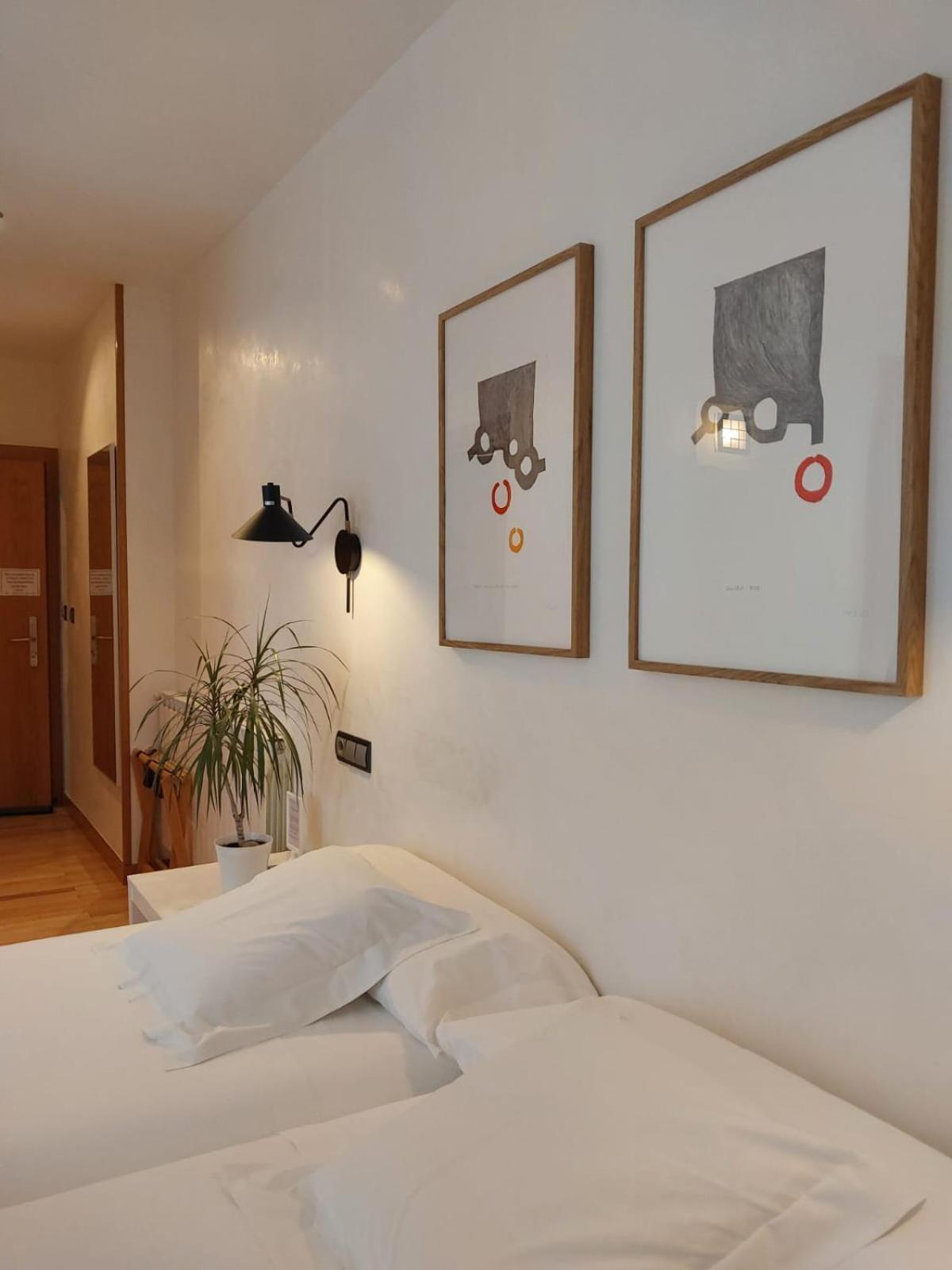 Hotel Nochendi Onís Екстериор снимка