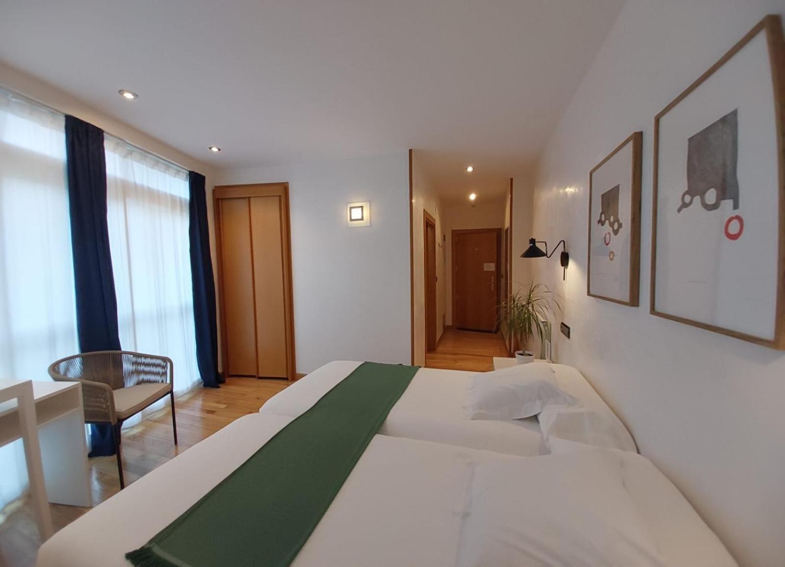 Hotel Nochendi Onís Екстериор снимка