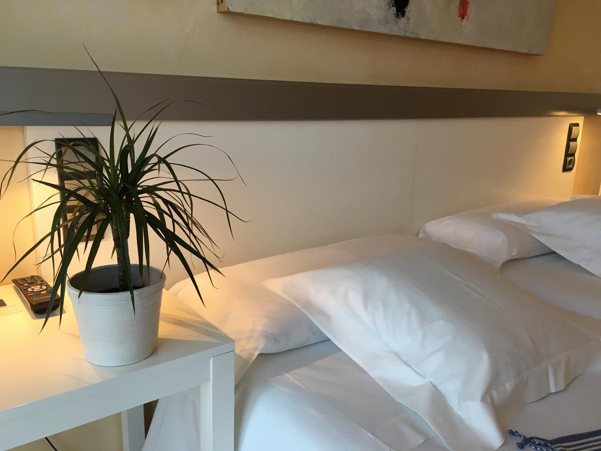 Hotel Nochendi Onís Екстериор снимка