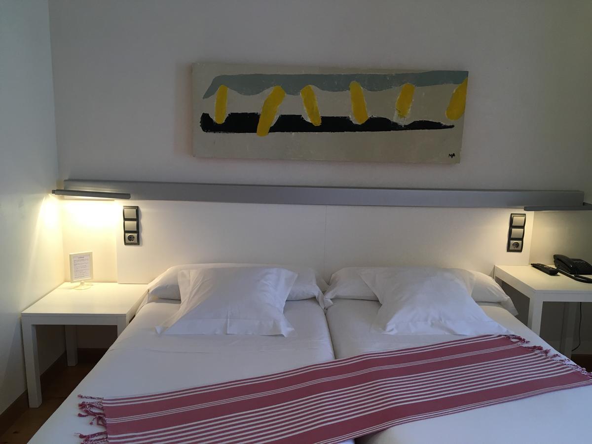 Hotel Nochendi Onís Екстериор снимка