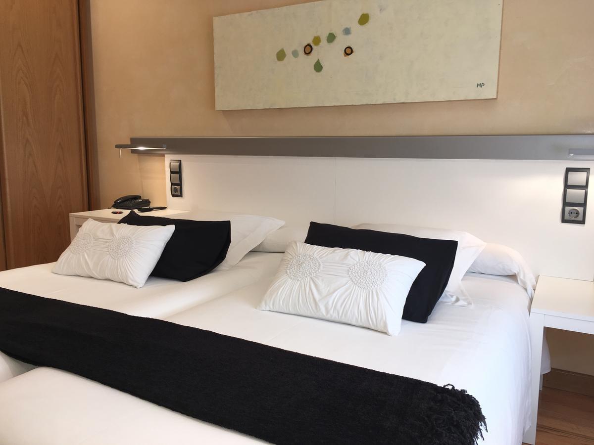 Hotel Nochendi Onís Екстериор снимка