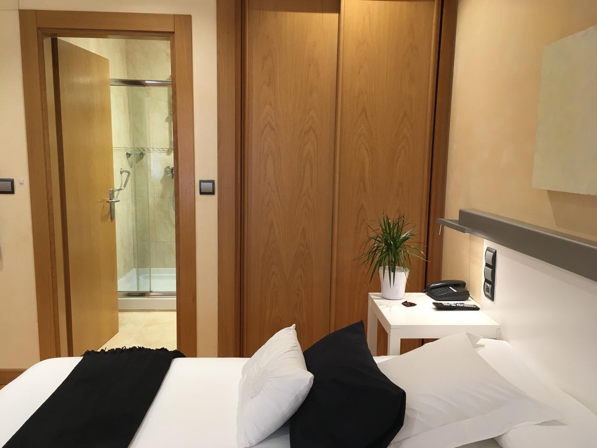 Hotel Nochendi Onís Екстериор снимка