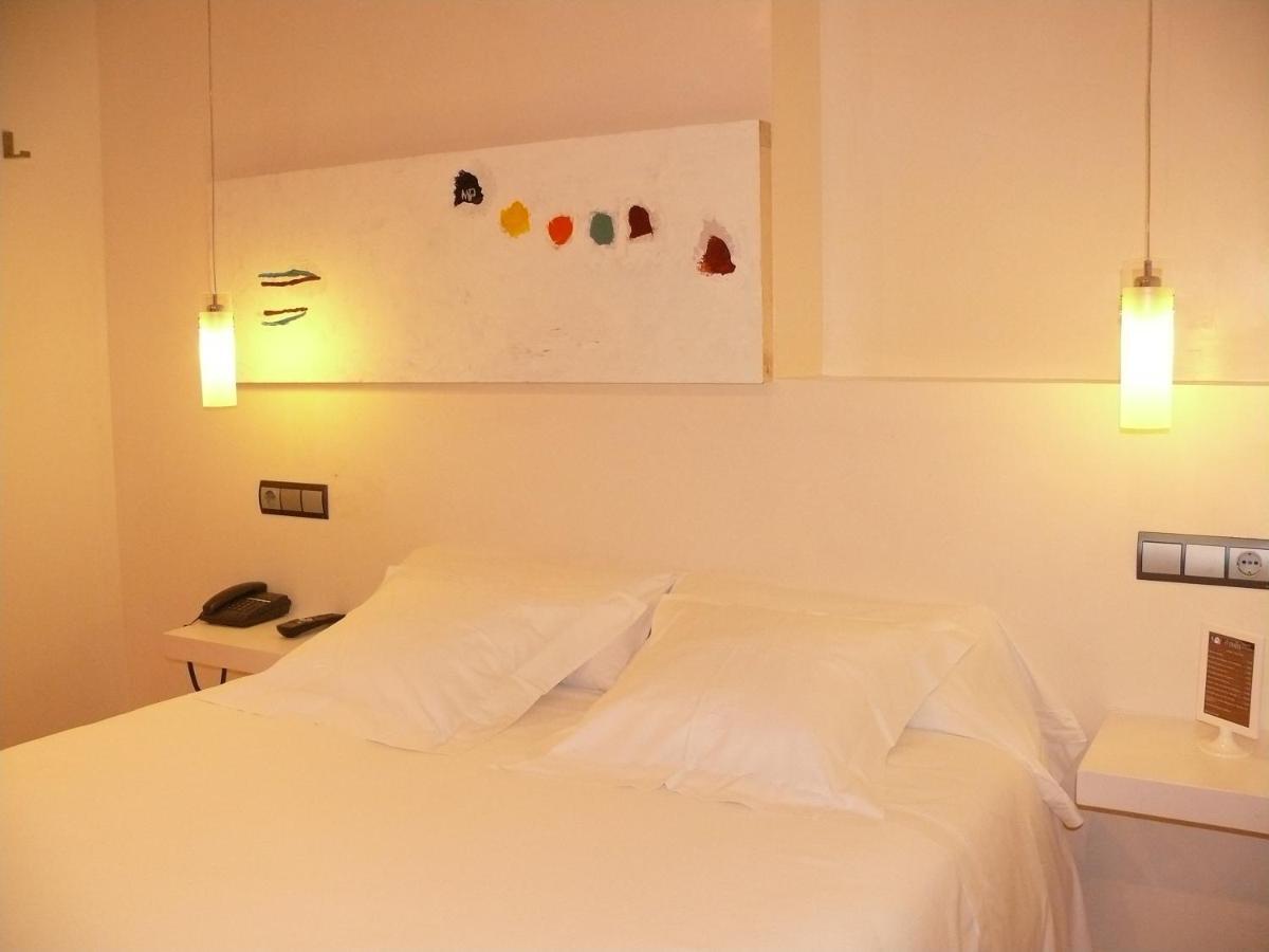 Hotel Nochendi Onís Екстериор снимка